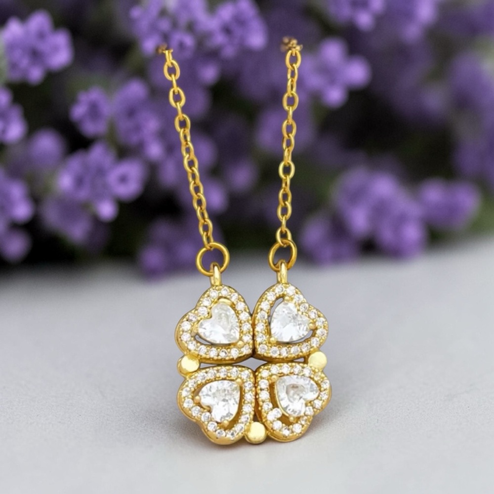 2/$40🔥NWOT. Gold tone Heart Four-Leaf Clover Pendant Necklace with Clear Stones